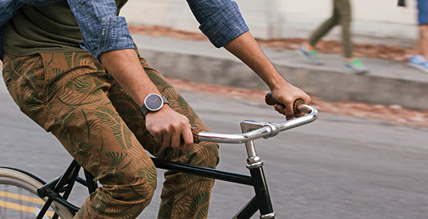 Report: Moto 360 Leads First Wave of Android Wearables