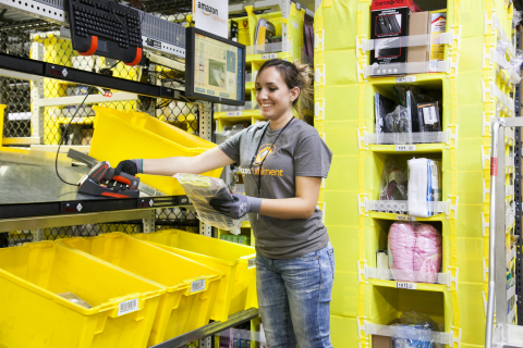 GPS Tracking, Robots Key in Heavy Retail Shopping Season