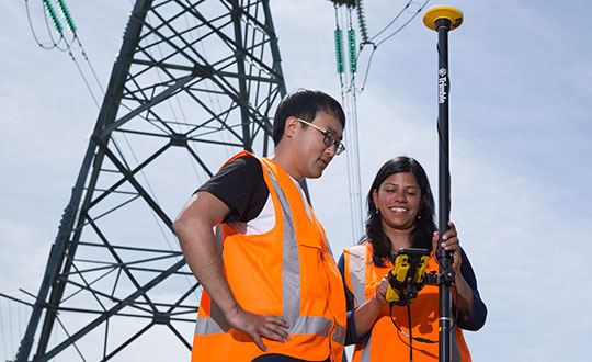 Trimble TDC600 integrates smartphone and GIS data collector