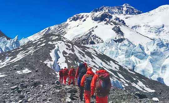 CHC Navigation’s GNSS receivers reach Everest peak