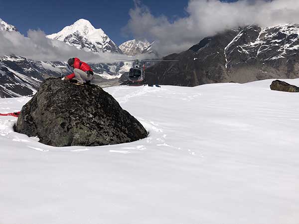 Everest survey succeeds with Trimble GNSS