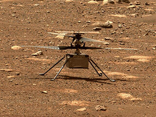 The Ingenuity waits to take its first flight. (Photo: NASA)