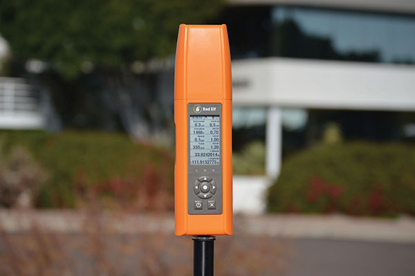 Bad Elf Flex displays power-saving screen