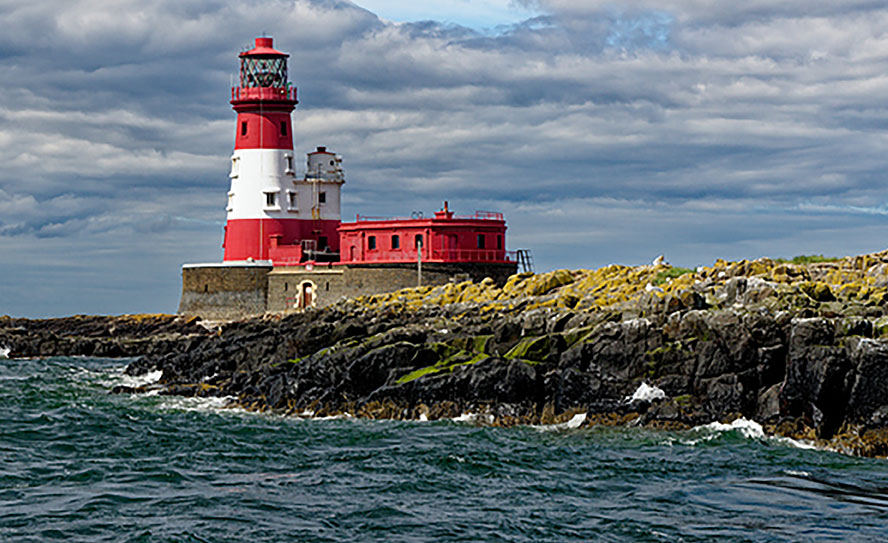 Lighthouses on land and in the sky