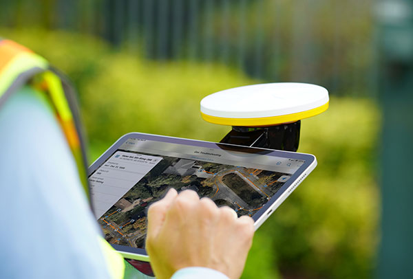 New device puts Trimble Catalyst in user’s hands