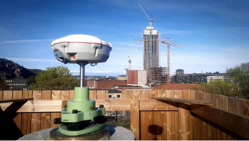 ComNav device aids in skyscraper completion