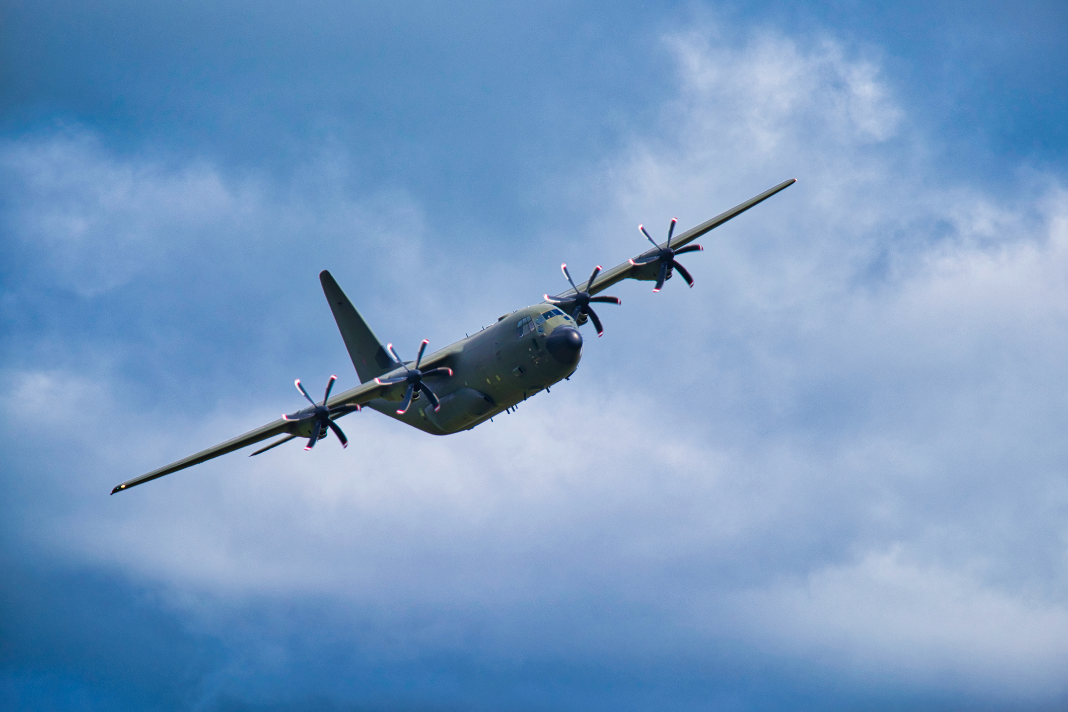 UK Defense Minister’s plane jammed near Russia