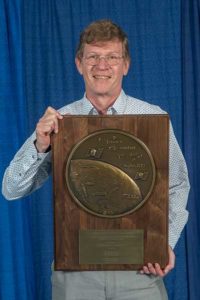 Peter Teunissen receives the prestigious 2019 Johannes Kepler Award from ION's Satellite Division. (Photo: ION)